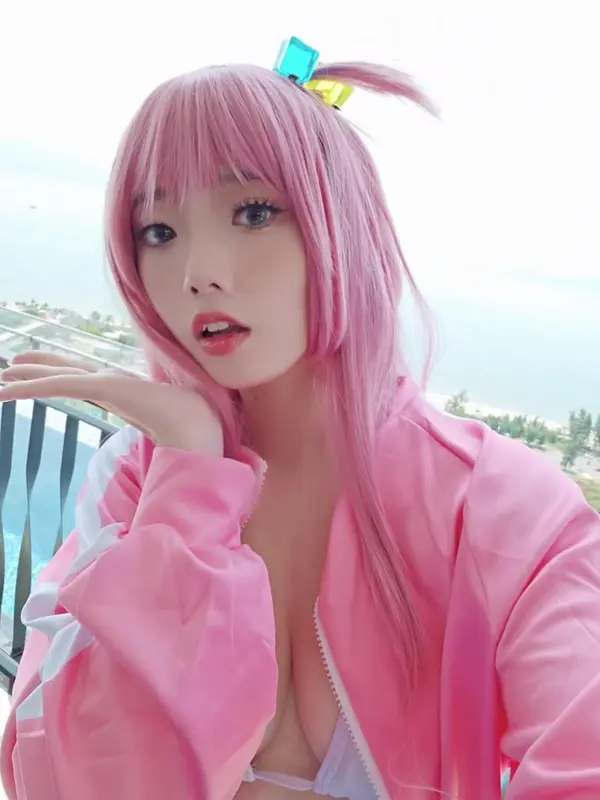Messie Huang – NO.025 Bocchi 6
